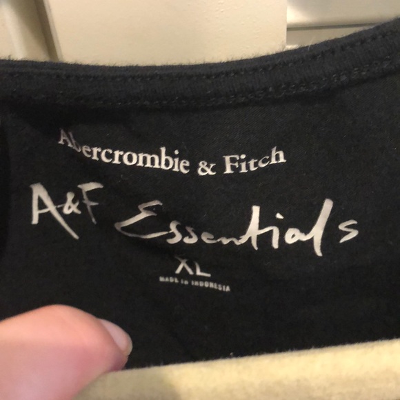 Abercrombie and Fitch essentials cropped tank top - Picture 2 of 6